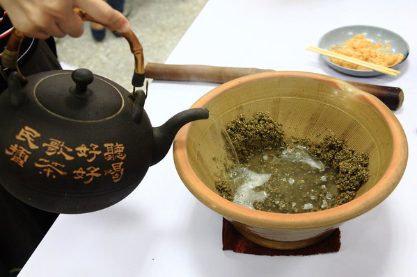 Lei Cha - History of Tea and its Culture (I): First Uses of Tea