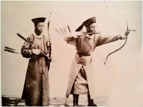 Arqueros manchues - La Arquería en las Artes Marciales de China